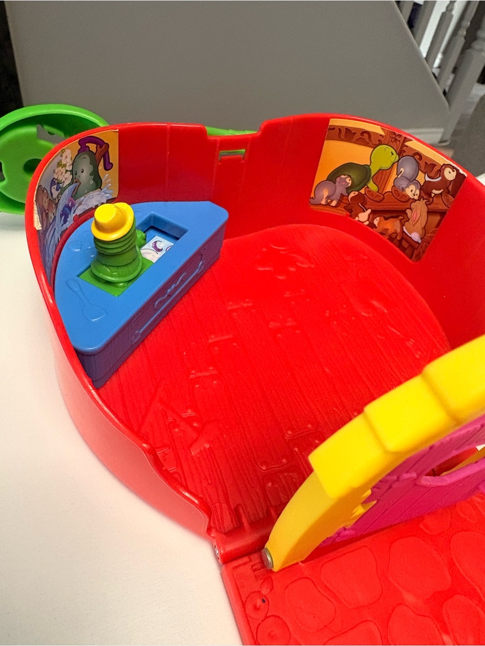 Fisher-Price Little People Disney Snow White's Fold 'n Go Apple playset HTF - Picture 10 of 10